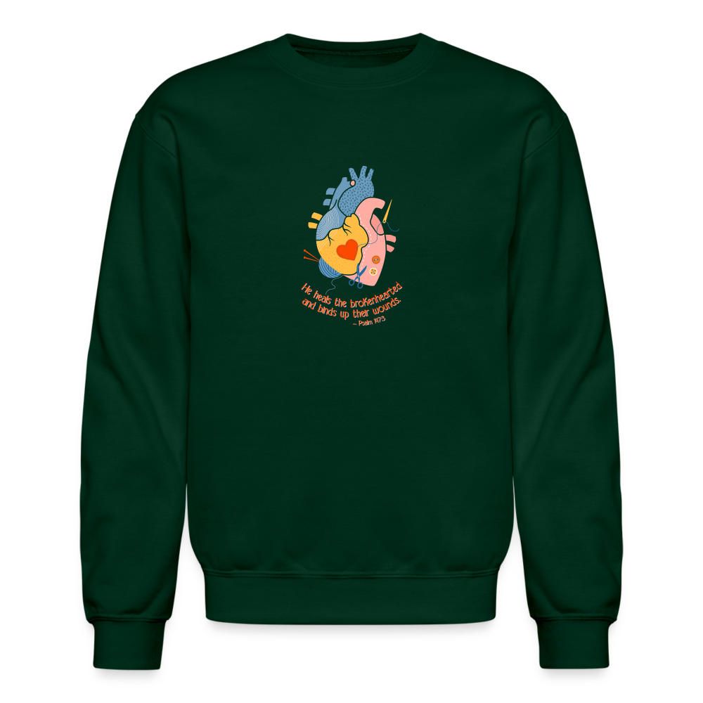 He Heals the Brokenhearted - Crewneck Sweatshirt - forest green